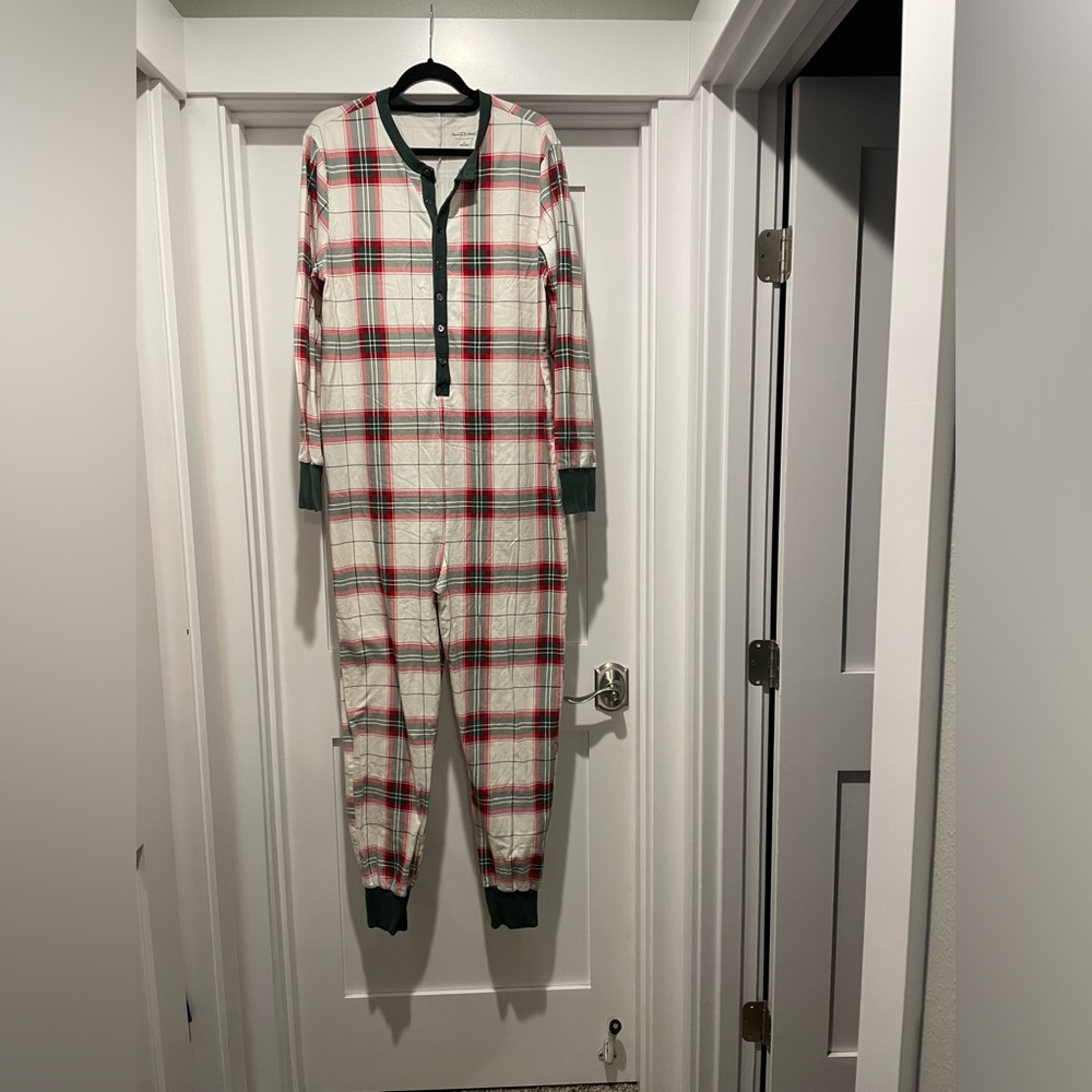 Magnolia hearth & home men’s Christmas pajamas pj’s plaid holiday size large